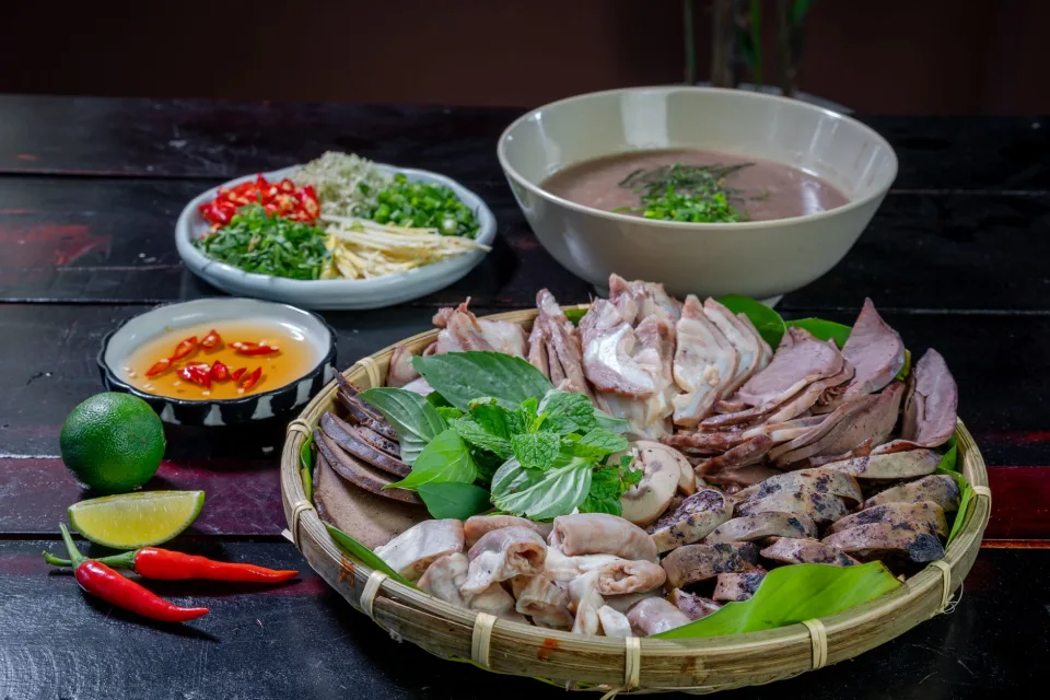 Lẩu chua cay